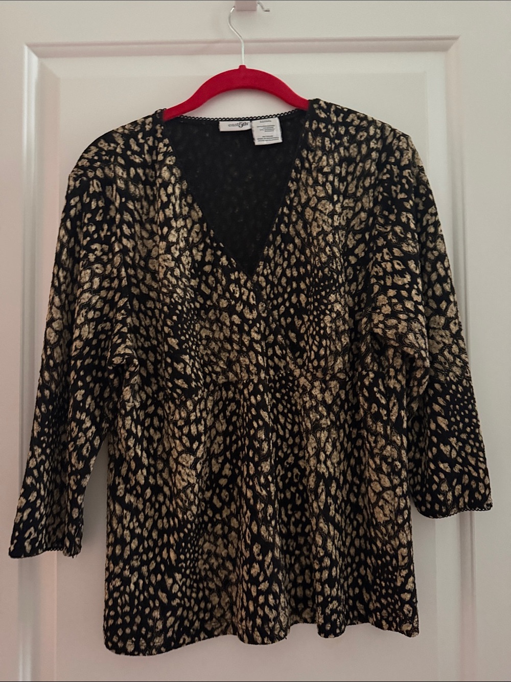 East 5th Black & Gold Metallic Animal-Print V-Neck Tunic-Large